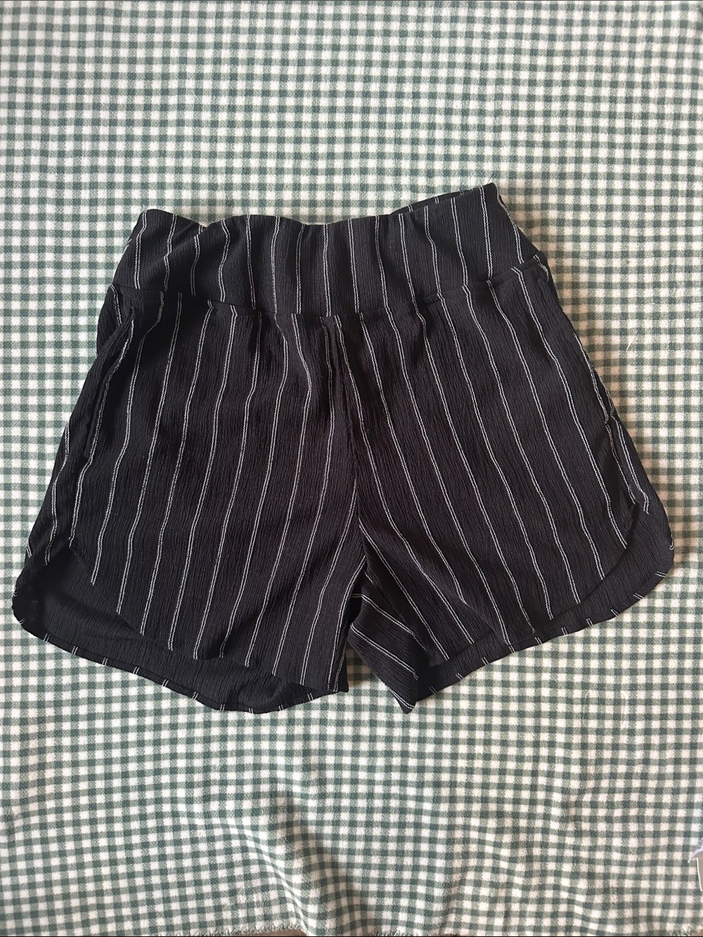 Halara Black White Striped High Waisted Shorts Size Large